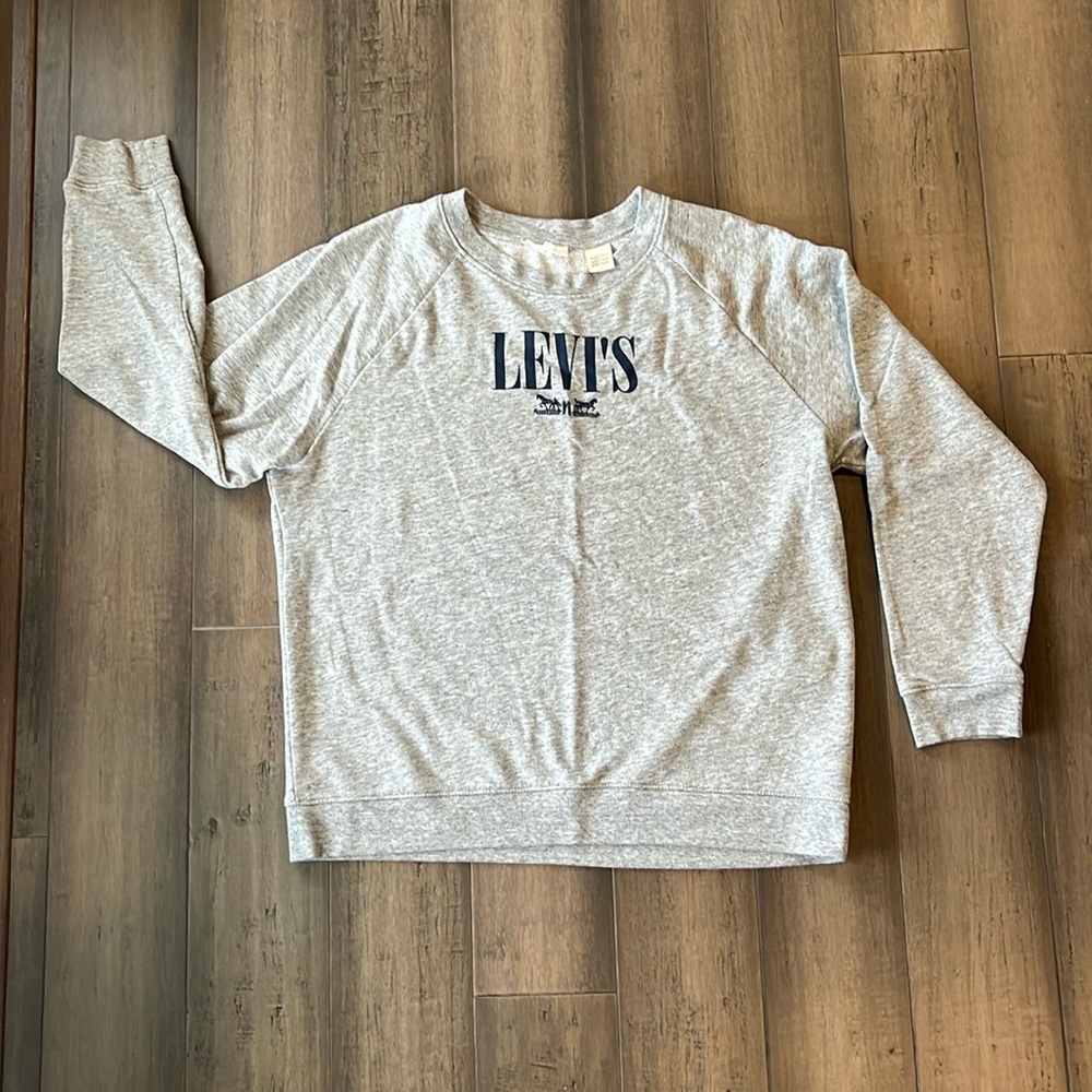 Levi’s Women’s crew neck sweatshirt